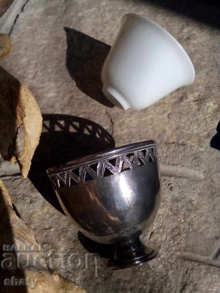 Delivery of Old sachanov pigeon with a porcelain cup. Ottoman egg yolk