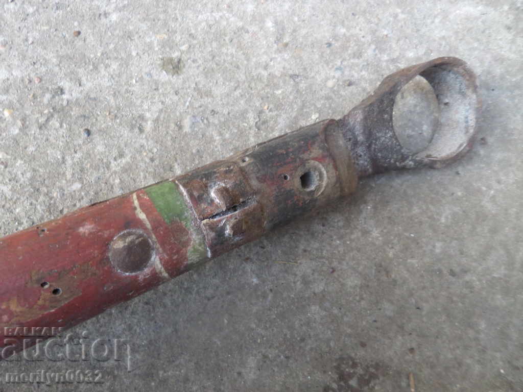 Parts of a wooden ox yoke, primitive, 110 years old - 7 Parts of a wooden ox yoke, primitive, 110 years old - 7