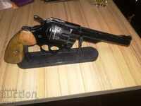Colt Python Revolver/not Magnum Python