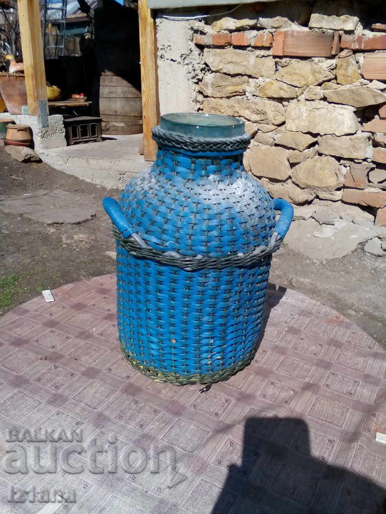 An old jar An old jar