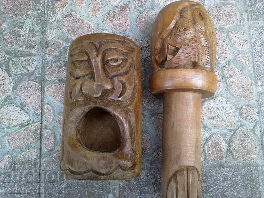 Delivery of wooden statuette Delivery of wooden statuette