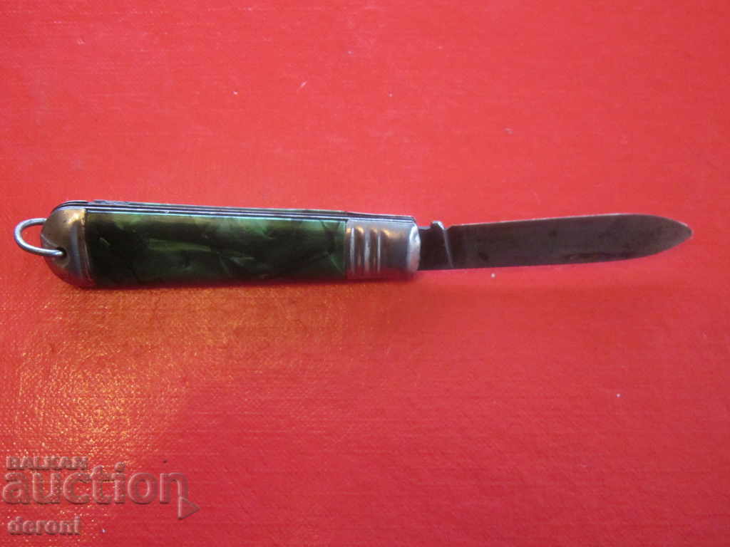 An old small knife knife with price 8.00 BGN | € 4.09 An old small knife knife with price 8.00 BGN | € 4.09