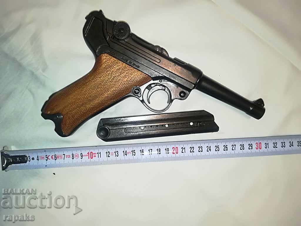 Delivery of Pistol Luger P 08/ Valter-Luger, working massive replica