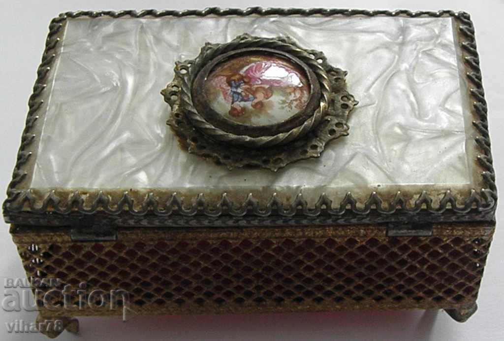 OLD BOX WITH OVERVIEW - 5