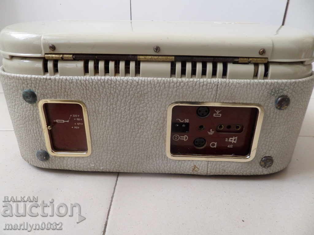 Delivery of Old German tape recorder KD GDR 1962 year wounded WORK Delivery of Old German tape recorder KD GDR 1962 year wounded WORK