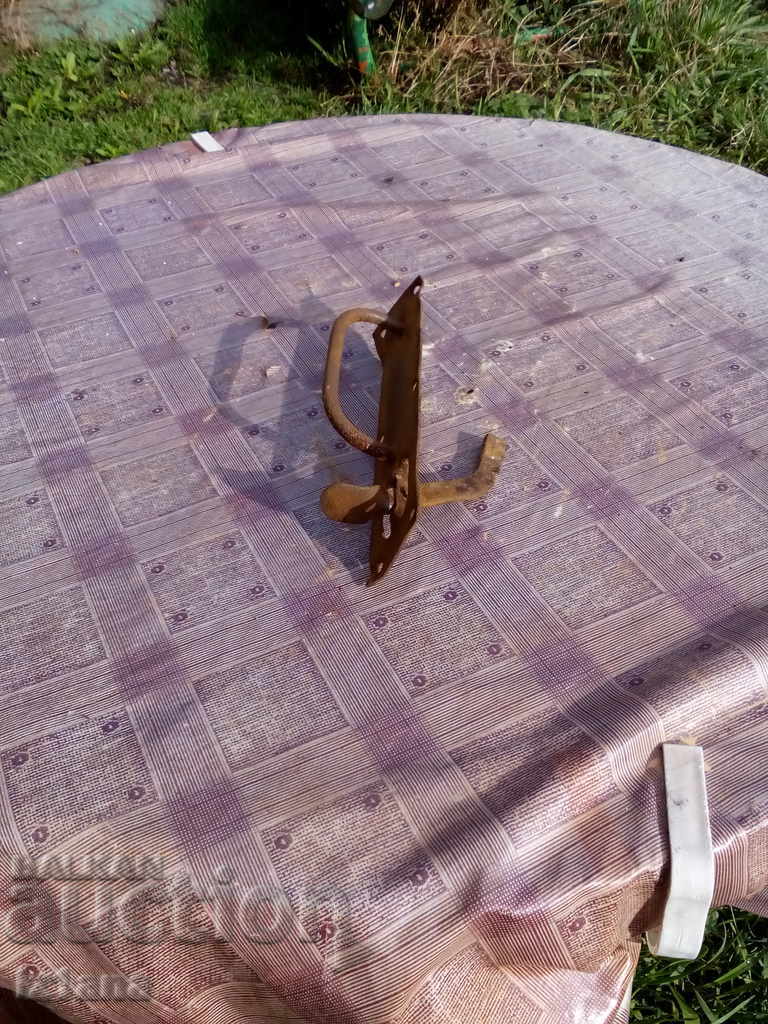 Ancient lock with price 15.00 BGN | € 7.67 Ancient lock with price 15.00 BGN | € 7.67