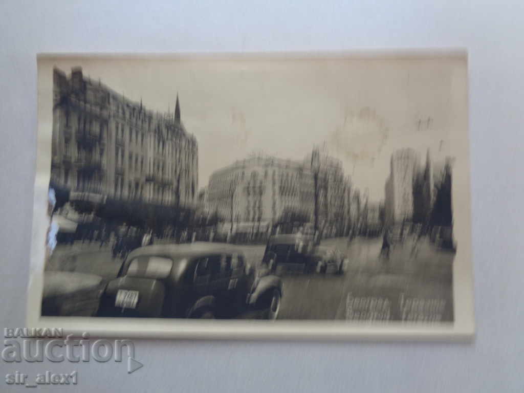 Old post office - Belgrade, old cars