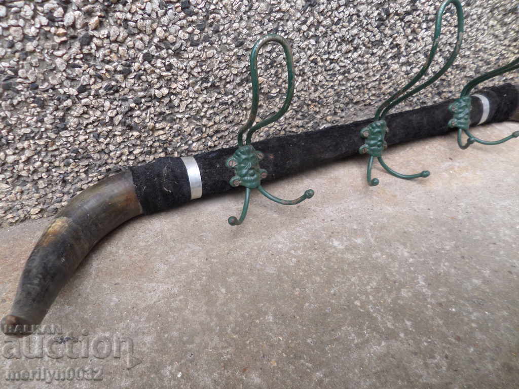 Delivery of Old hunting horn horn iron 20th century Delivery of Old hunting horn horn iron 20th century