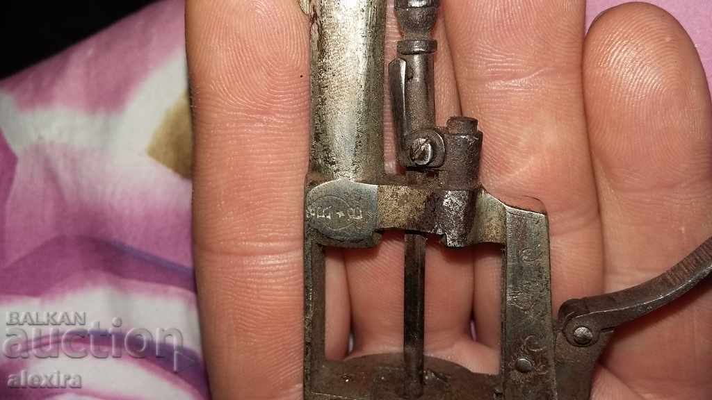 Unique pistol pistol Revolver with price 1400.00 BGN | € 715.81