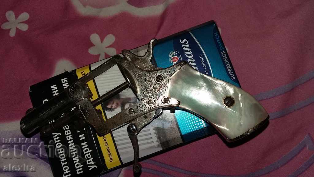 Auction  Unique pistol pistol Revolver