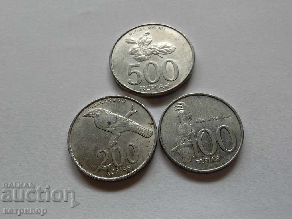 Лот монети от Индонезия 100,200и 500 рупии 2001 2003гг