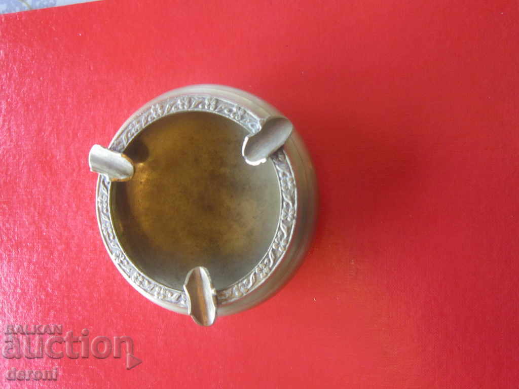 A great old bronze ashtray - 5 A great old bronze ashtray - 5