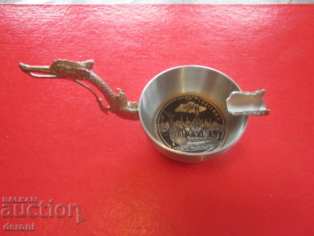 O scrumieră rară de balaur - 7 O scrumieră rară de balaur - 7