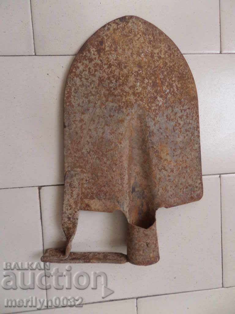 Old straight shovel, wrought iron with price 39.00 BGN | € 19.94