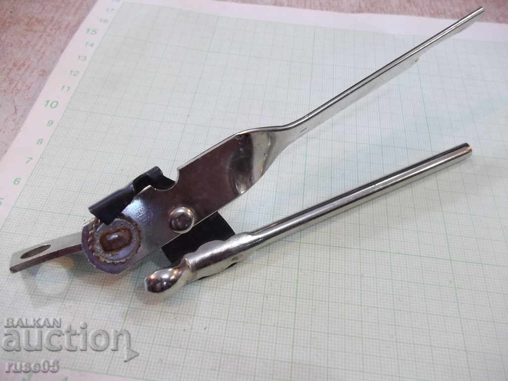 Отварачка английска за консерви и капачки на шишета с цена 10.00 лв. | € 5.11