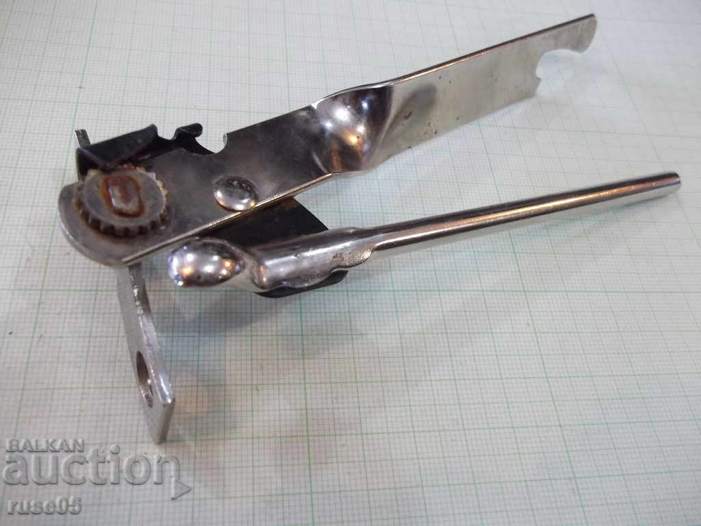 Отварачка английска за консерви и капачки на шишета - 6