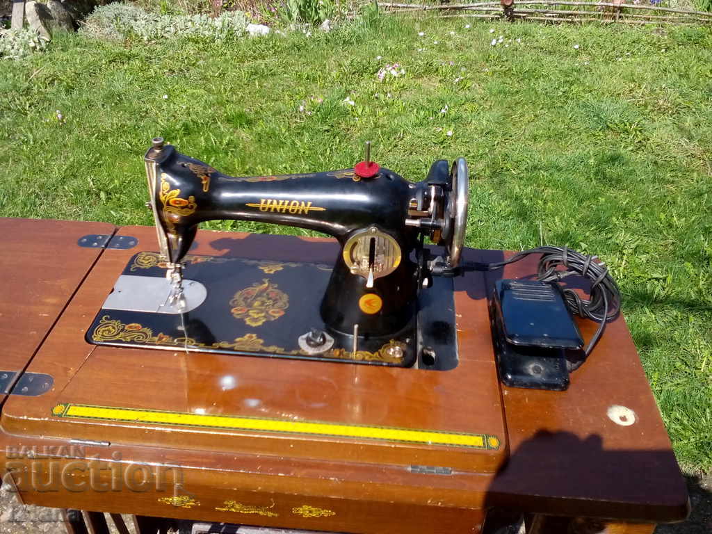 Auction  UNION sewing machine
