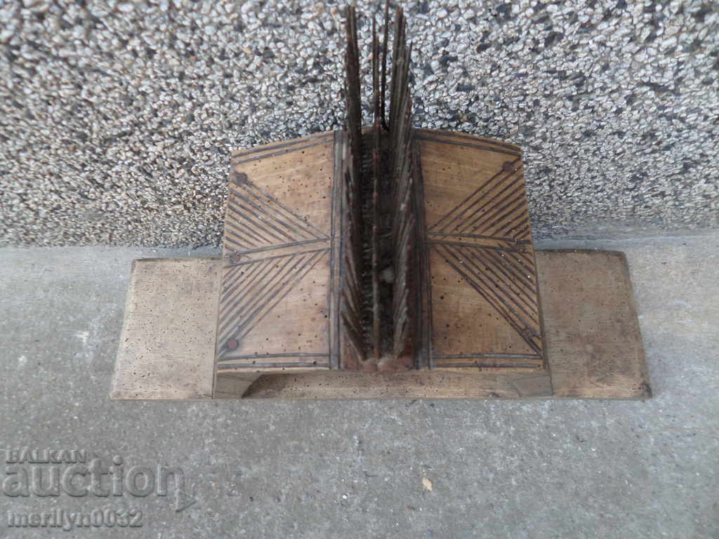 Old dakar, who was a primitive woodcut with price 69.00 BGN | € 35.28 Old dakar, who was a primitive woodcut with price 69.00 BGN | € 35.28