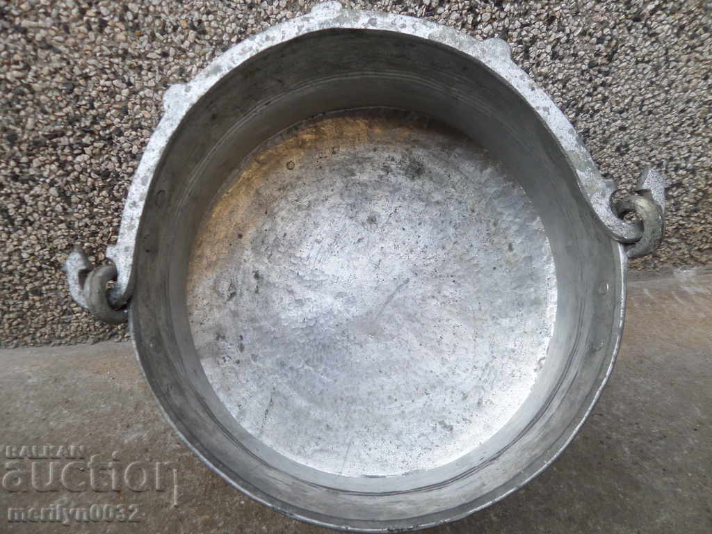 Delivery of Tin boned, boiler, baker, copper pot Delivery of Tin boned, boiler, baker, copper pot