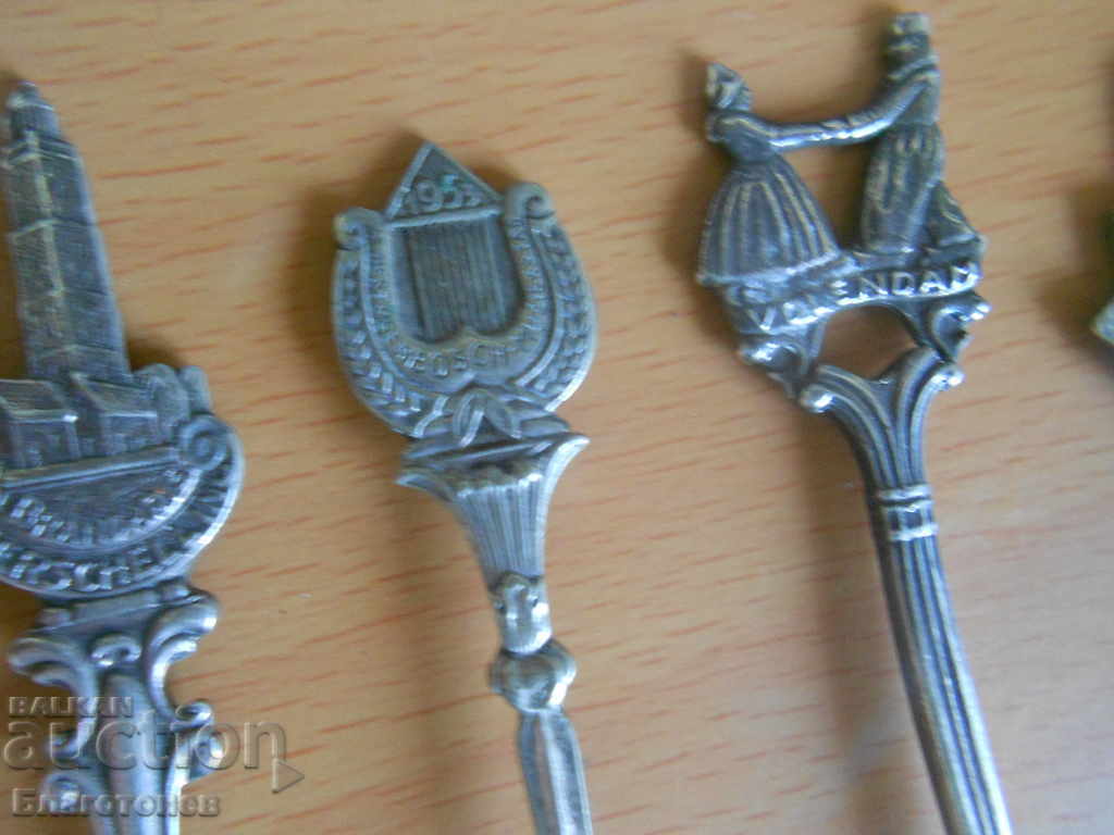 Delivery of Colored collector spoons Delivery of Colored collector spoons