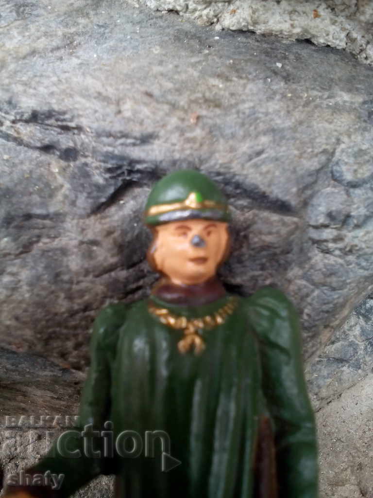 Lead figure - 5 Lead figure - 5