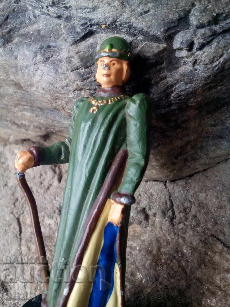 Lead figure - 7 Lead figure - 7