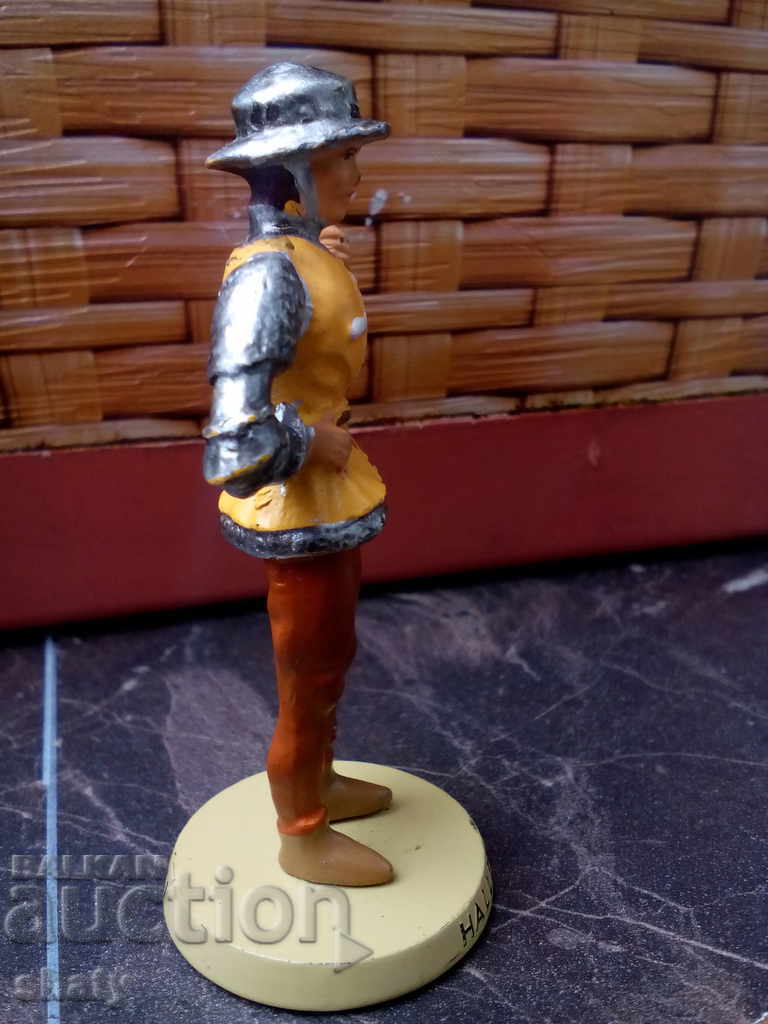 Lead figure - 5 Lead figure - 5