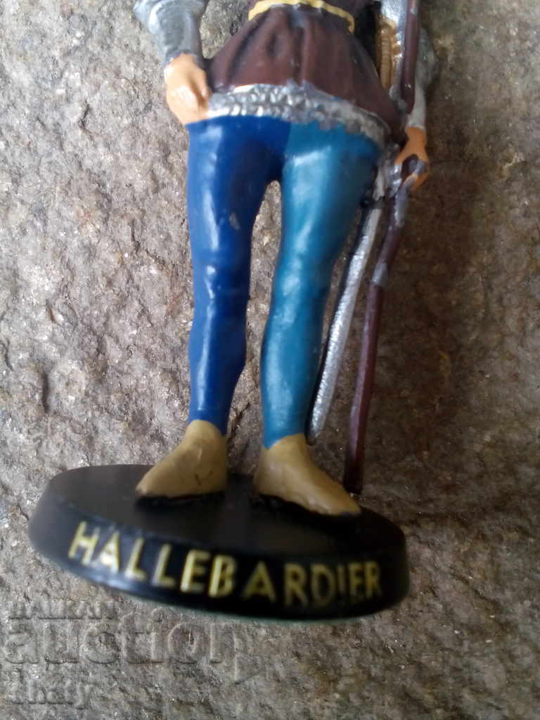 Оловна фигура - 6 Оловна фигура - 6