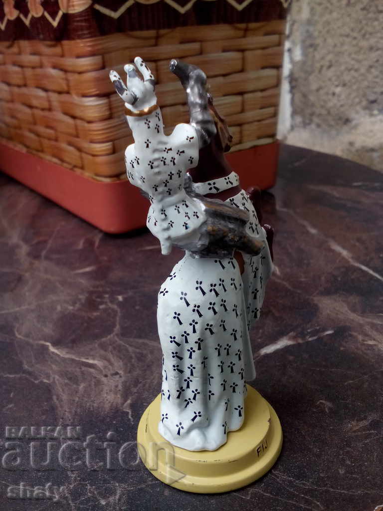 Delivery of Lead figure