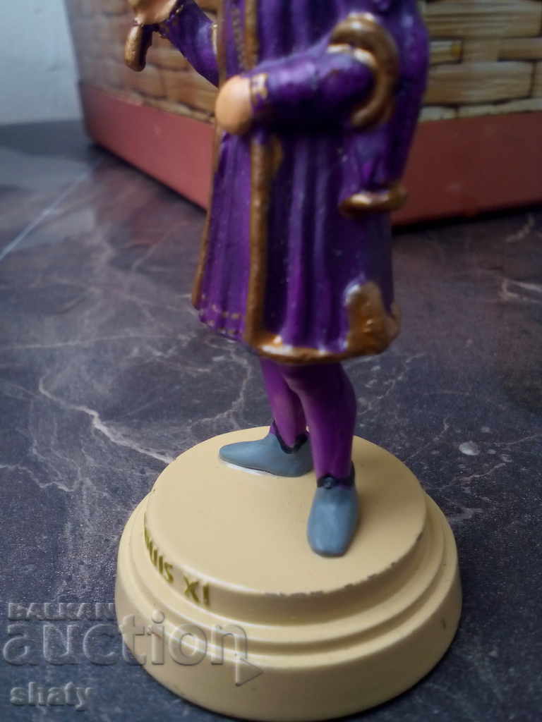 Lead figure - 6 Lead figure - 6