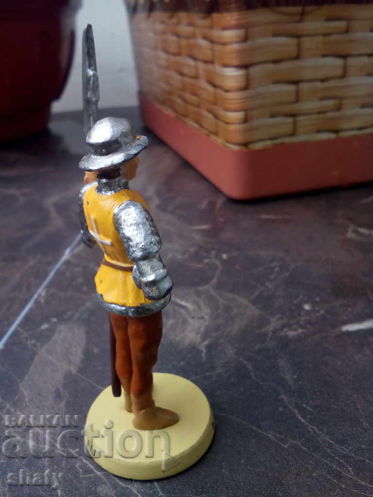 Delivery of Lead figure Delivery of Lead figure