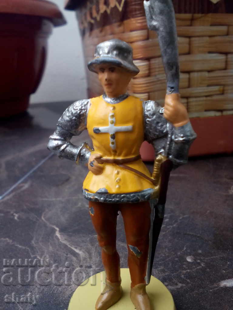 Lead figure - 5 Lead figure - 5