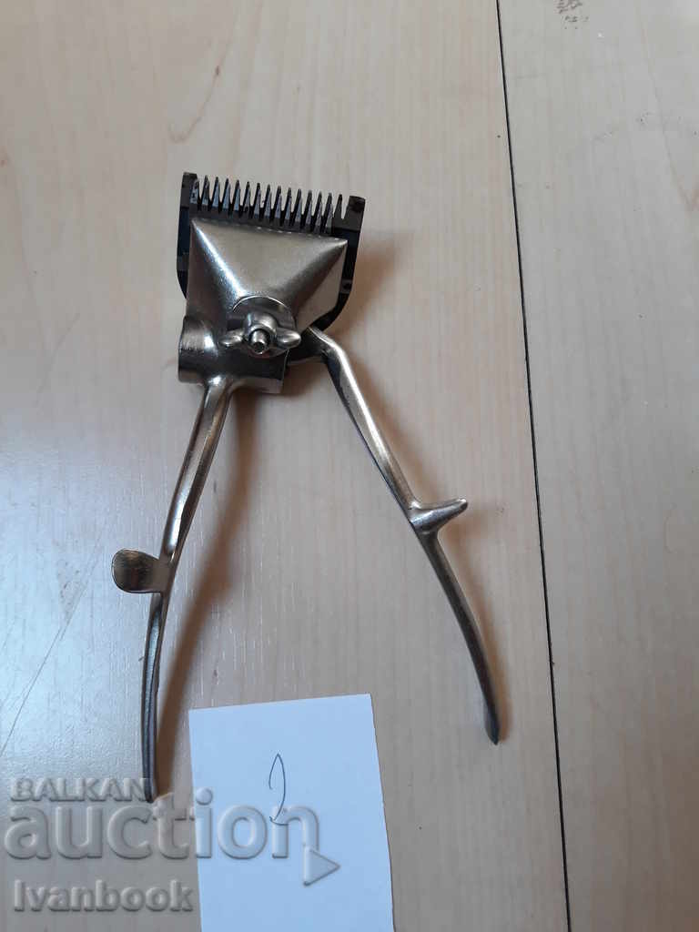 Auction  An old hand cutter