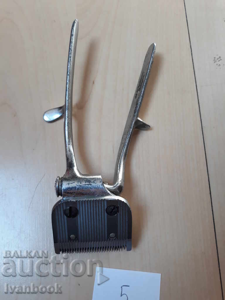 Licitație Un cutter de mână vechi