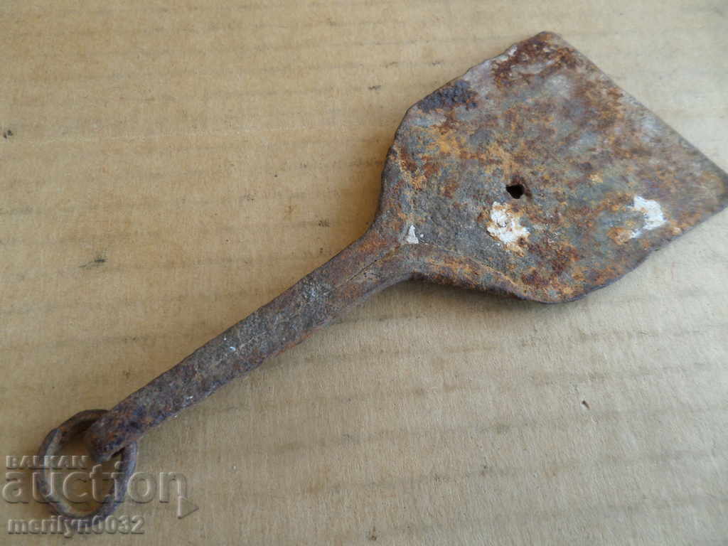 Old forged scabbard, hoe, gingerbread, gingerbread with price 21.00 BGN | € 10.74 Old forged scabbard, hoe, gingerbread, gingerbread with price 21.00 BGN | € 10.74