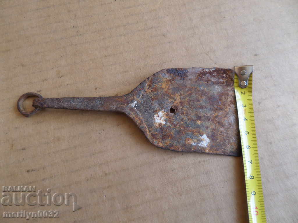 Delivery of Old forged scabbard, hoe, gingerbread, gingerbread Delivery of Old forged scabbard, hoe, gingerbread, gingerbread