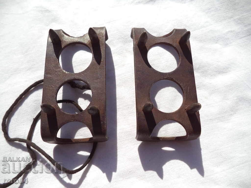 OLD MASSIVE TOURIST / ALPINE CATS with price 17.99 BGN | € 9.20 OLD MASSIVE TOURIST / ALPINE CATS with price 17.99 BGN | € 9.20