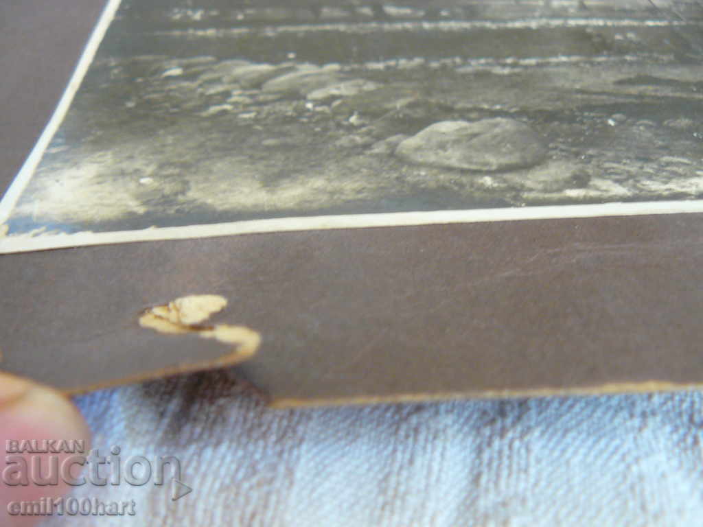 Μια μεγάλη παλιά πανοραμική εικόνα Στο πεδίο - σε χαρτόνι με τιμή 8.00 BGN | € 4.09 Μια μεγάλη παλιά πανοραμική εικόνα Στο πεδίο - σε χαρτόνι με τιμή 8.00 BGN | € 4.09