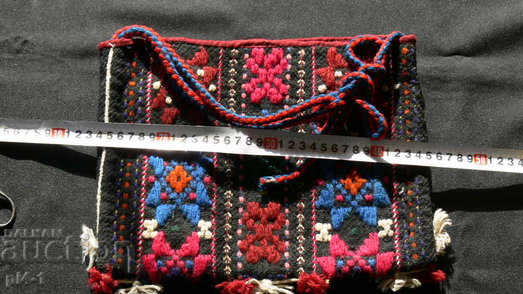 AUTHENTIC EDIBLE HORSE CHRISTMAS BOWL BAG with price 50.00 BGN | € 25.56 AUTHENTIC EDIBLE HORSE CHRISTMAS BOWL BAG with price 50.00 BGN | € 25.56