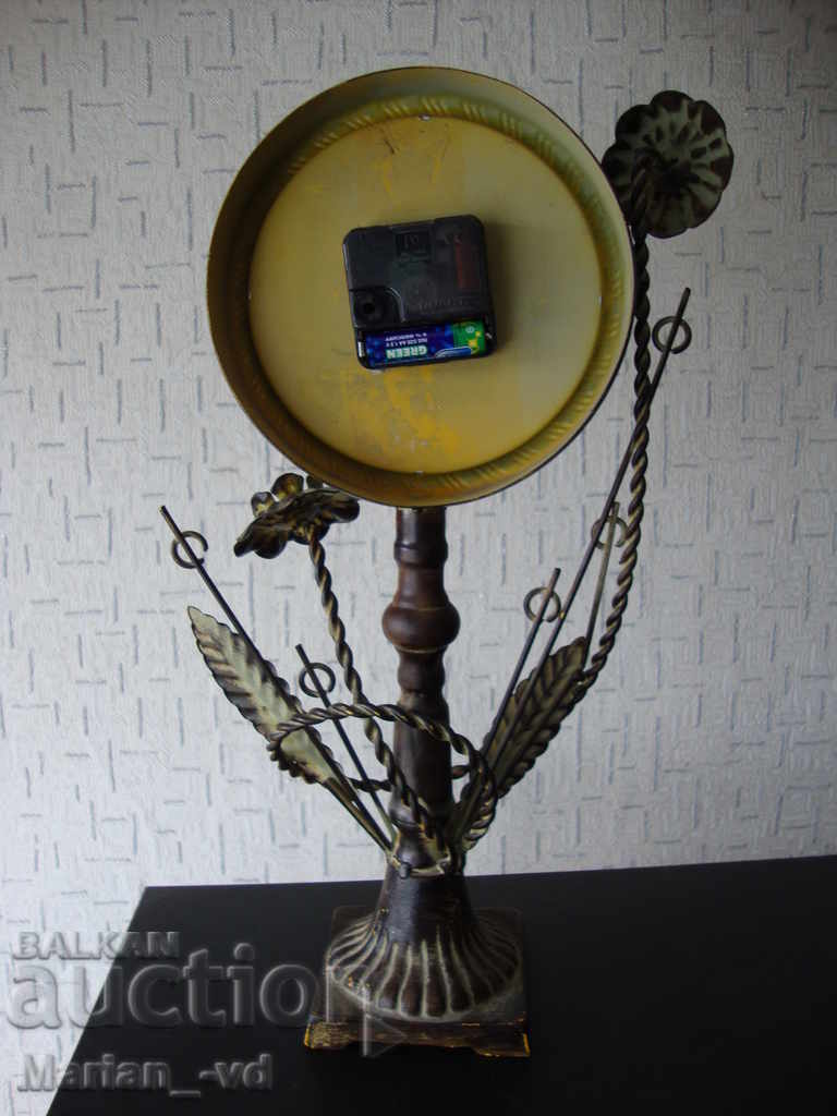 Μεταλλικό ρολόι χαλαζία με τιμή 25.00 BGN | € 12.78