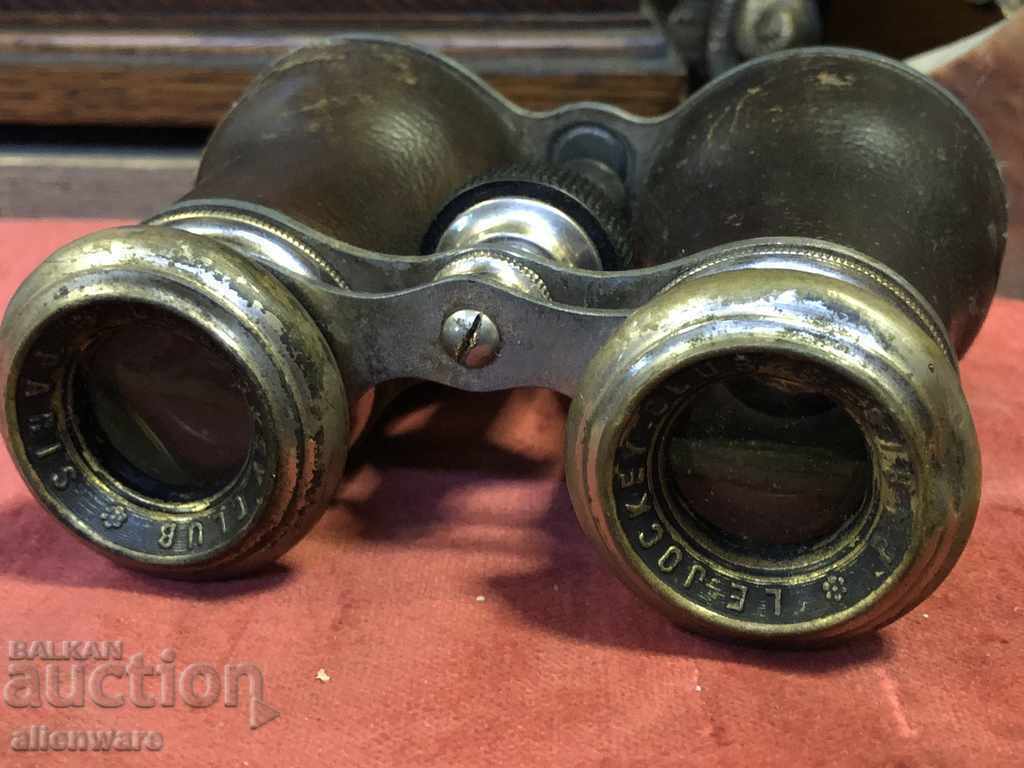 Auction Ancient binoculars LE JOCKEY CLUB PARIS from 1880. Auction Ancient binoculars LE JOCKEY CLUB PARIS from 1880.