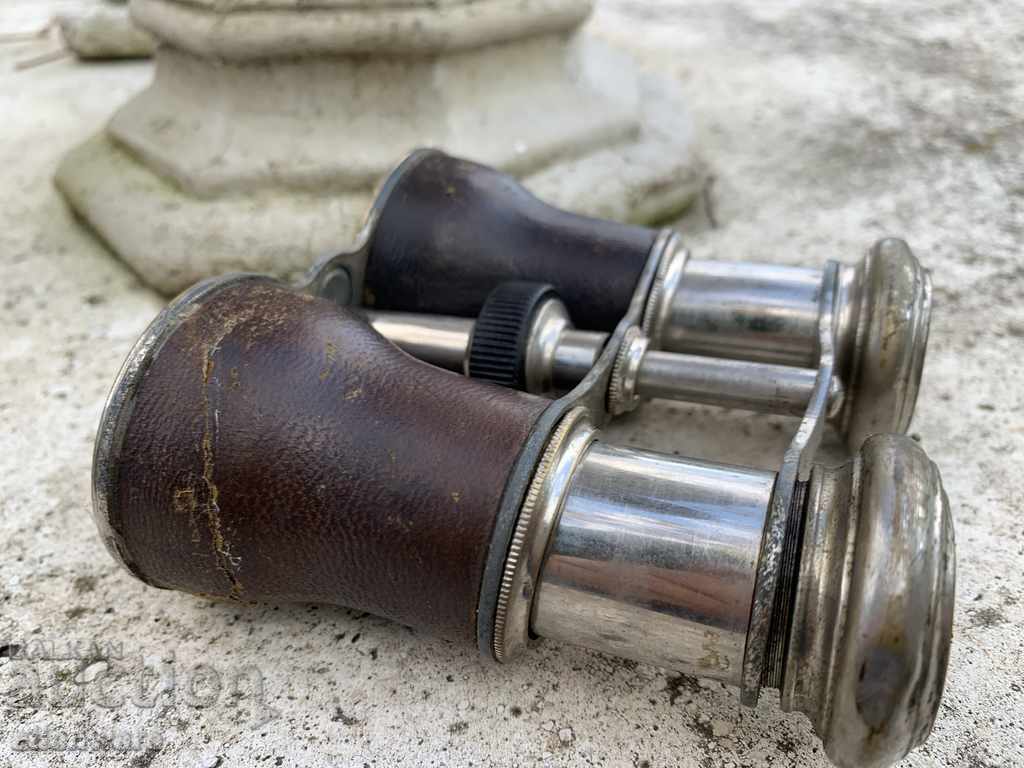 Delivery of Ancient binoculars LE JOCKEY CLUB PARIS from 1880. Delivery of Ancient binoculars LE JOCKEY CLUB PARIS from 1880.