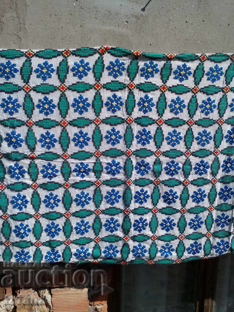 Auction An old hacker, wall cover Auction An old hacker, wall cover