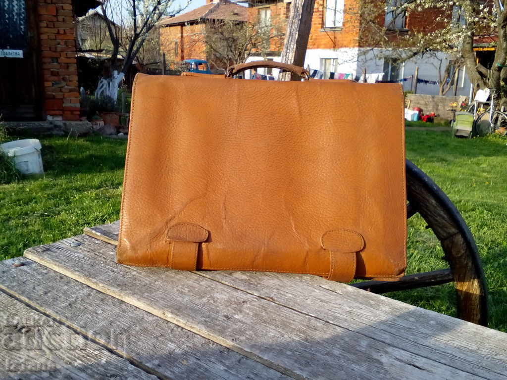 Leather bag with price 22.00 BGN | € 11.25 Leather bag with price 22.00 BGN | € 11.25