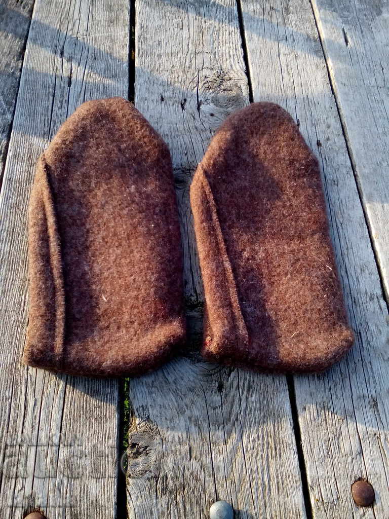 Chaeks, tusks with price 5.00 BGN | € 2.56