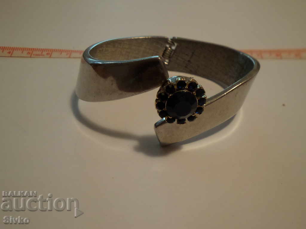 Designer bracelet with stones with price 3.99 BGN | € 2.04 Designer bracelet with stones with price 3.99 BGN | € 2.04