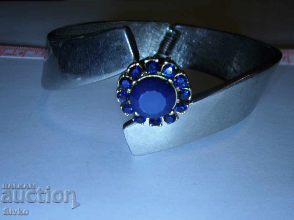 Delivery of Designer bracelet with stones Delivery of Designer bracelet with stones