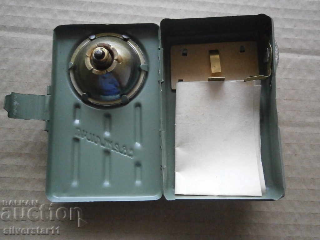 flashlight flashlight with instruction with price 15.00 BGN | € 7.67 flashlight flashlight with instruction with price 15.00 BGN | € 7.67