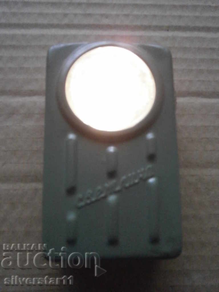 Delivery of flashlight flashlight with instruction Delivery of flashlight flashlight with instruction