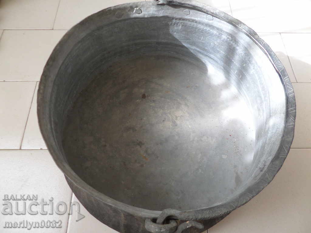 Old harania, a copper pot, a big boiler, a baker, a bumper - 5 Old harania, a copper pot, a big boiler, a baker, a bumper - 5